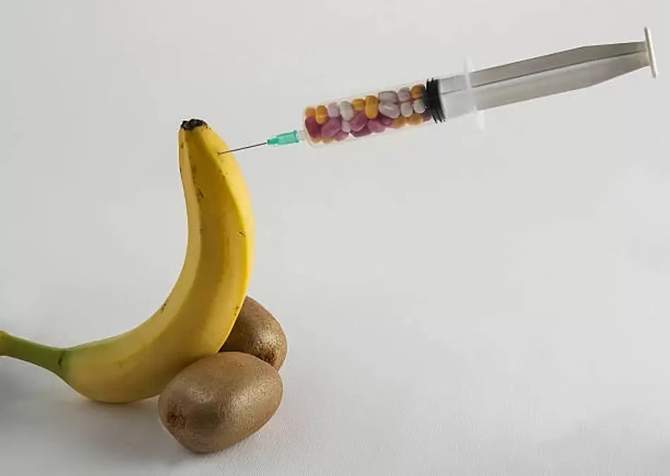 injekčné zväčšenie penisu na príklade banánu